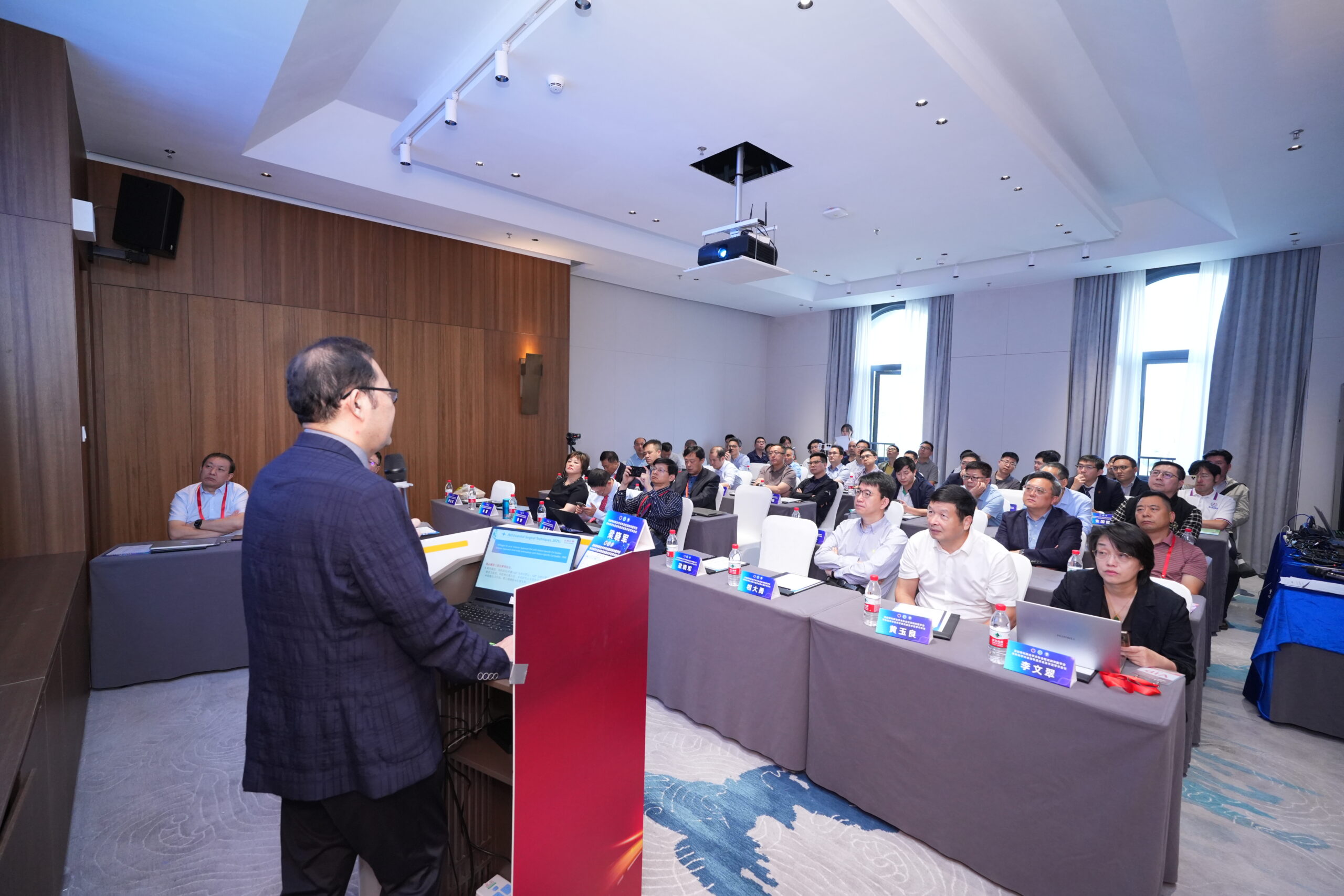 传承创新，融汇发展——2025年深圳骨科联合学术年会暨手足学术会议圆满举行